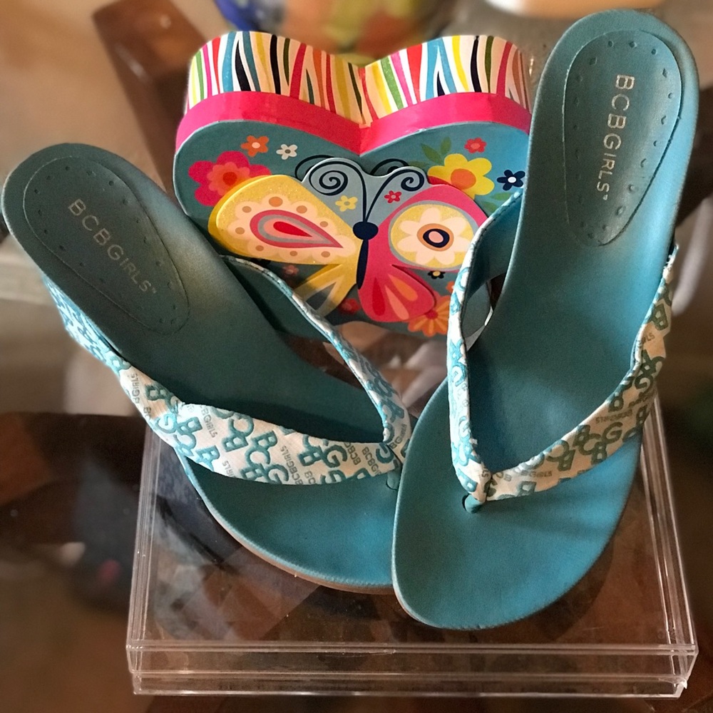 Wedged Thong BCBG Sandals!!